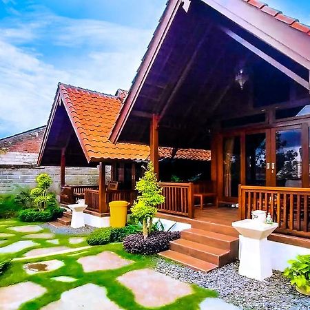 بانيووانجى Andung Andung Villa And Resto المظهر الخارجي الصورة