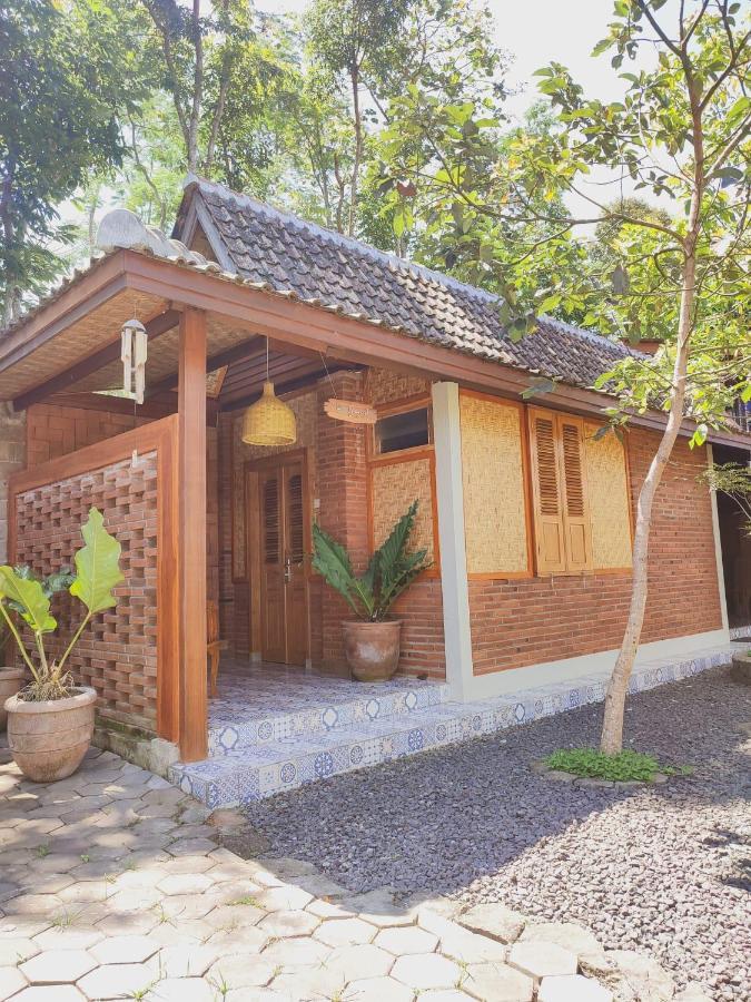 بانيووانجى Andung Andung Villa And Resto المظهر الخارجي الصورة